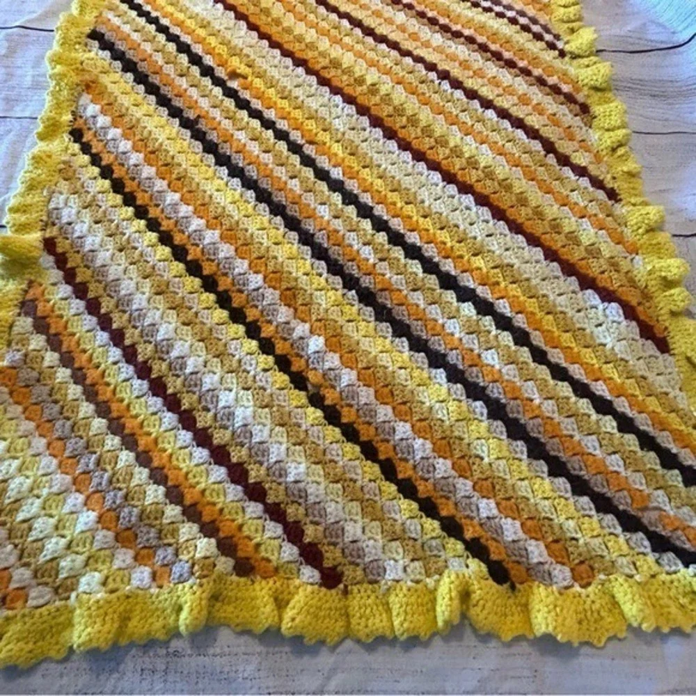 Grannycore Handmade Afghan‎ Autumn Stripe Colors with Ruffles 68